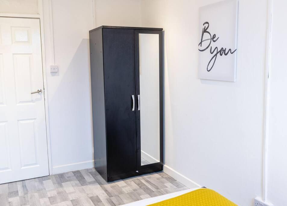 2 Bed With Free Parking Apartment London Luaran gambar